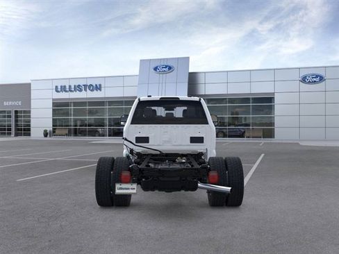 New 2026 Ford F550 4x4 Crew Cab image 5