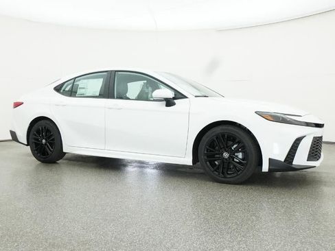 New 2026 Toyota Camry SE image 28