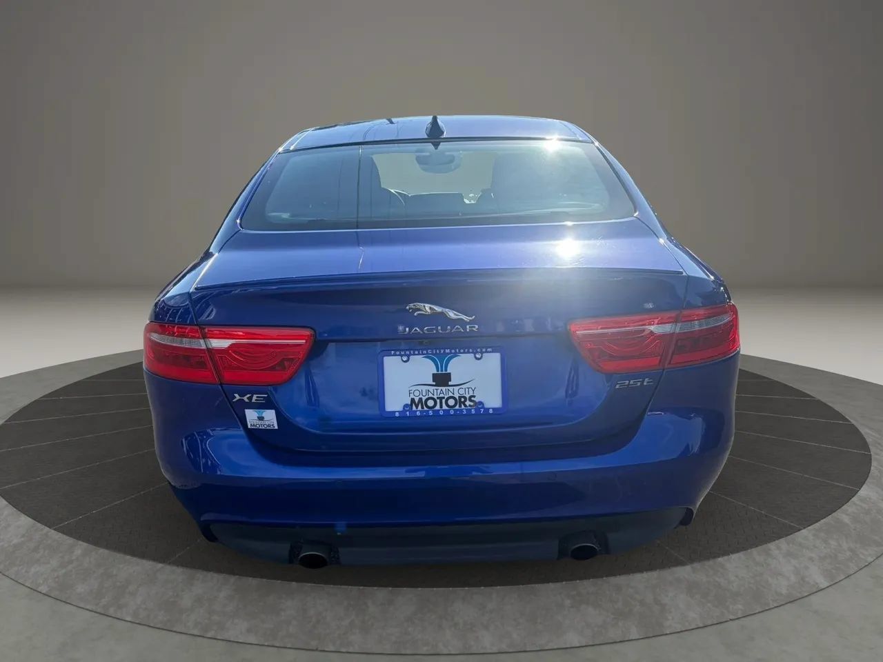 Used 2019 Jaguar XE R-Sport RWD image 4