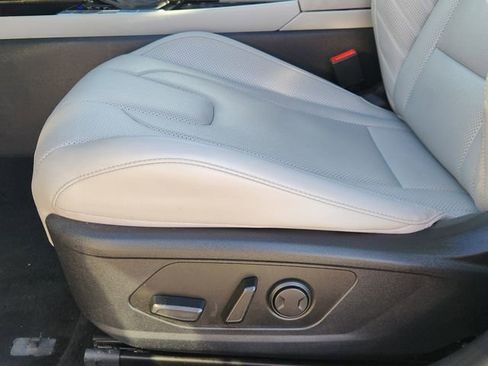 Used 2024 Hyundai Elantra Limited FWD image 23
