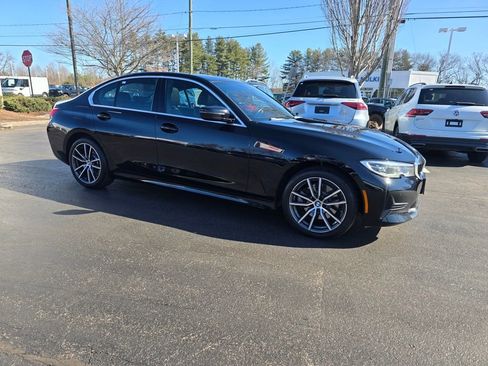 Used 2021 BMW 330i xDrive Sedan w/ Premium Package image 9