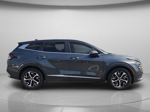 Used 2025 Kia Sportage EX FWD image 9
