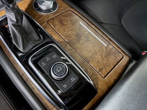 Used 2022 Nissan Armada SL image 15