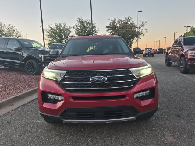 Used 2024 Ford Explorer XLT w/ Equipment Group 202A AWD/4WD image 2