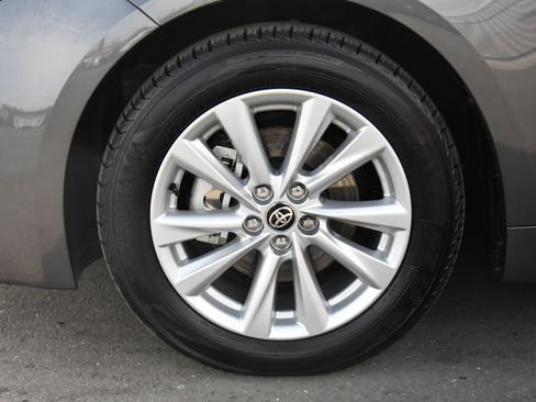 Used 2024 Toyota Corolla SE w/ SE Package image 12