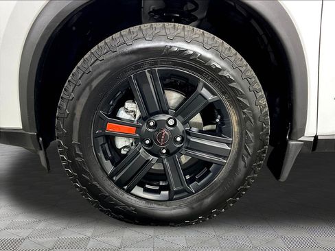 Certified 2025 Nissan Rogue SV AWD/4WD image 33