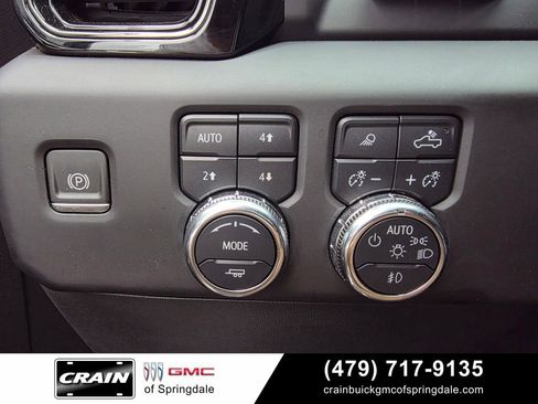 Used 2024 GMC Sierra 1500 AT4 w/ Technology Package AWD/4WD image 13