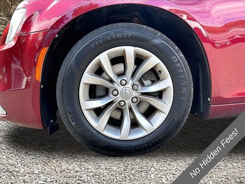 Used 2015 Chrysler 300 Limited RWD image 8