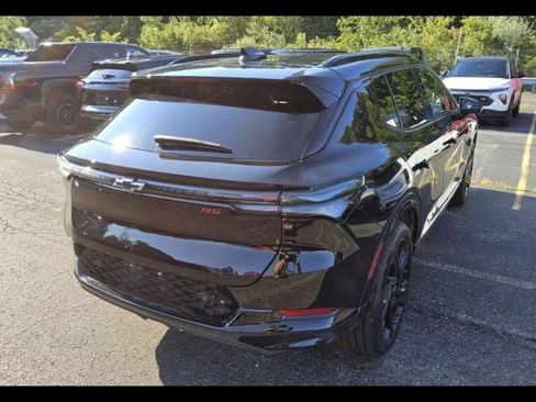 Used 2026 Chevrolet Equinox EV RS AWD/4WD image 2