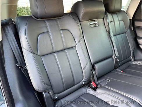 Used 2016 Land Rover Range Rover Sport SE image 19