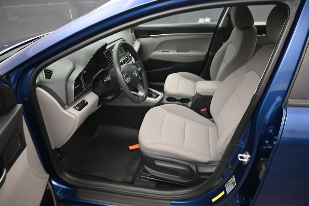Used 2019 Hyundai Elantra SE FWD image 9