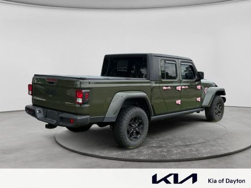 Used 2023 Jeep Gladiator Sport AWD/4WD image 5