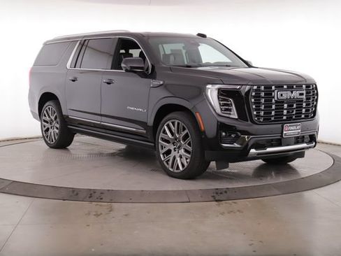 Used 2026 GMC Yukon XL Denali Ultimate AWD/4WD image 2