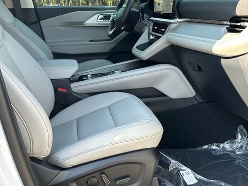 New 2026 Ford Explorer Active w/ Active Comfort Package image 13