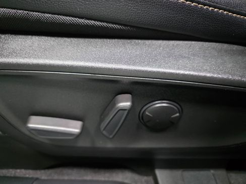 Used 2022 Ford Escape Titanium w/ Titanium Premium Package image 17