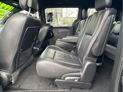 Used 2019 Dodge Grand Caravan GT image 13