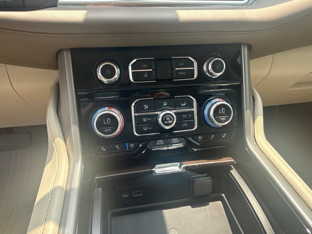 Used 2021 GMC Yukon Denali AWD/4WD image 32