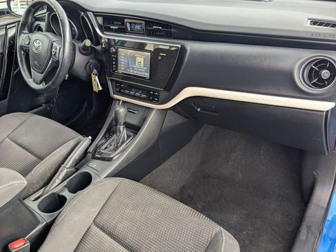 Used 2018 Toyota Corolla iM image 30