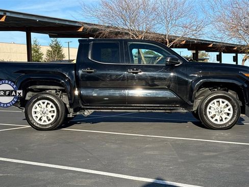 Used 2025 Toyota Tacoma SR image 8