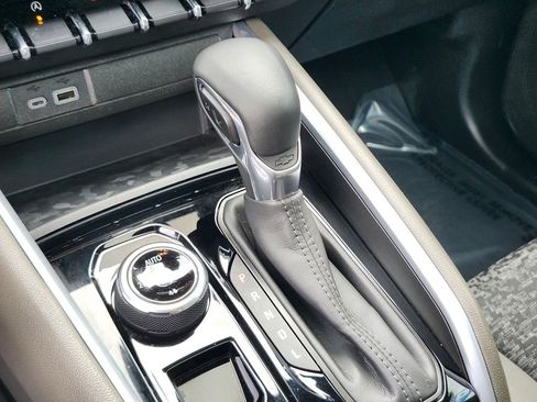 Used 2024 Chevrolet Colorado ZR2 w/ Technology Package image 26