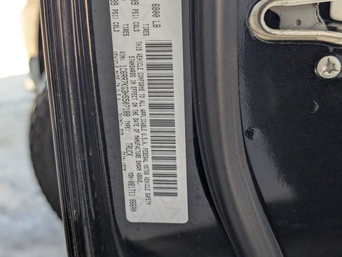 Used 2017 RAM 1500 Express w/ Black Ram 1500 Express Group AWD/4WD image 33