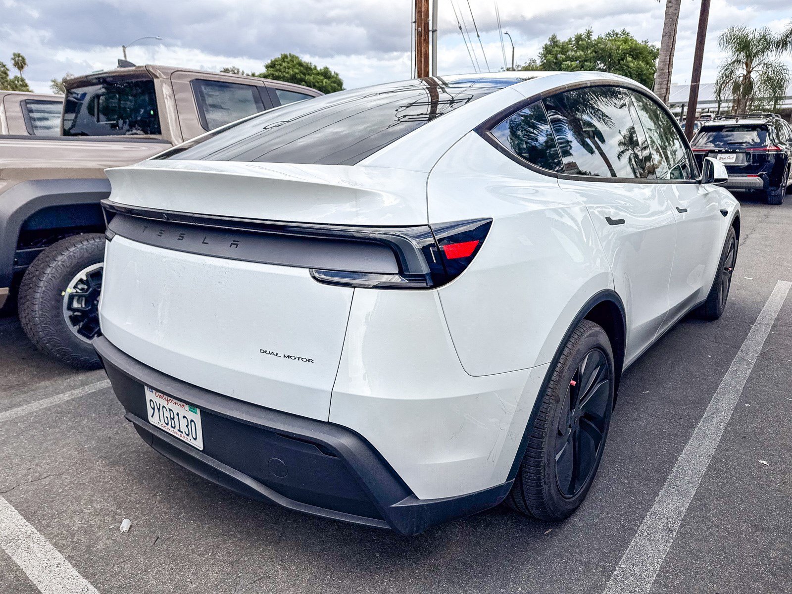 Used 2026 Tesla Model Y Long Range AWD/4WD image 8