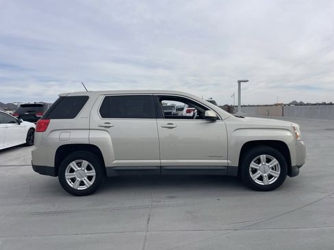 Used 2015 GMC Terrain SLE image 3