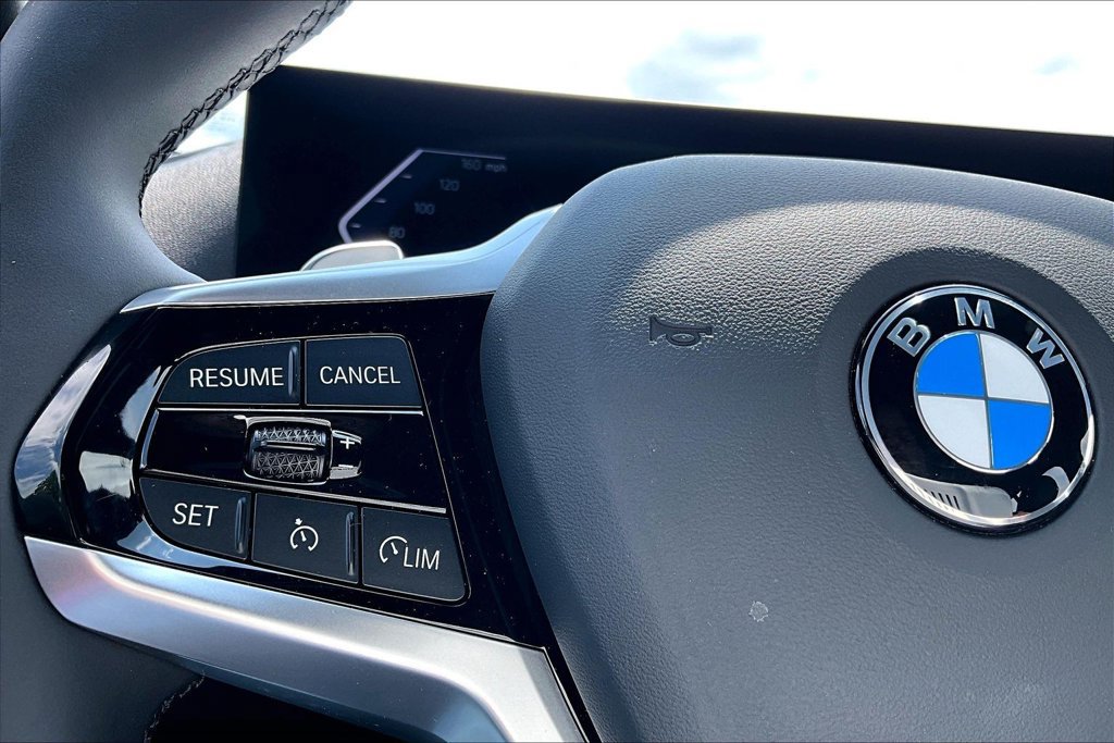 Used 2025 BMW 330i xDrive Sedan AWD/4WD image 24