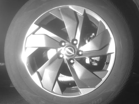 Used 2025 Nissan Rogue SV image 13