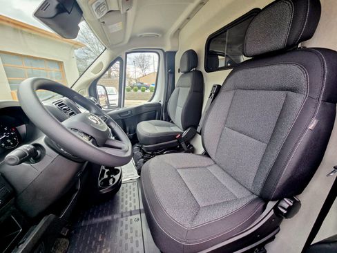 Used 2024 RAM ProMaster 3500 w/ Convenience Group FWD image 17