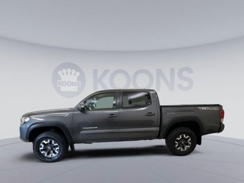Used 2020 Toyota Tacoma TRD Off-Road w/ Technology Package AWD/4WD image 5