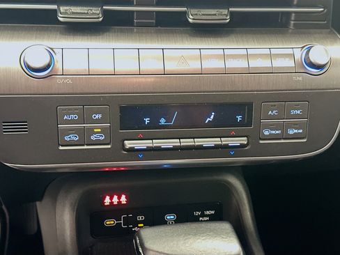 Used 2025 Hyundai Kona SEL image 24