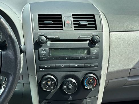 Used 2009 Toyota Corolla LE FWD image 15