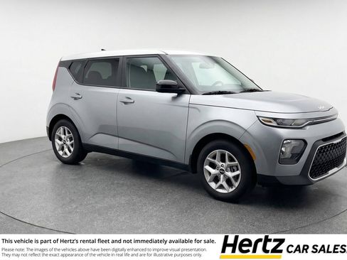Used 2025 Kia Soul LX w/ LX Technology Package FWD image 1