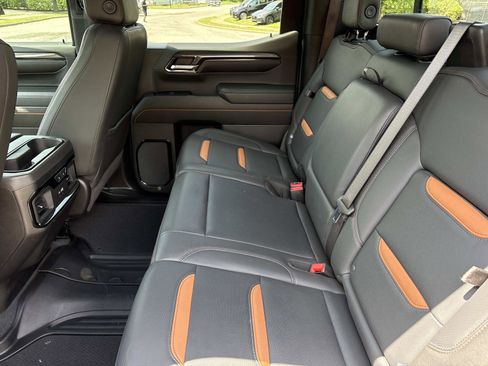 Used 2024 GMC Sierra 1500 AT4 w/ Technology Package image 31