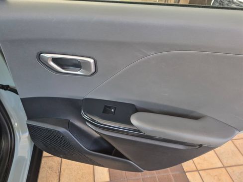 Used 2025 Kia K4 FWD image 28