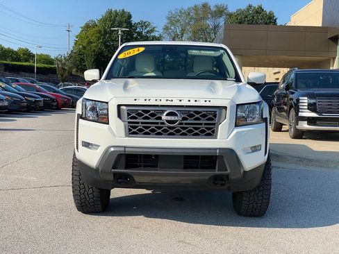 Used 2024 Nissan Frontier SV w/ SV Convenience Package AWD/4WD image 2