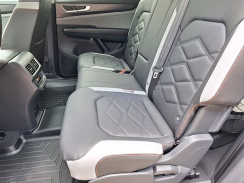 New 2026 Volkswagen Atlas Peak Edition image 24