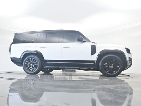 Used 2023 Land Rover Defender 130 X-Dynamic SE AWD/4WD image 28