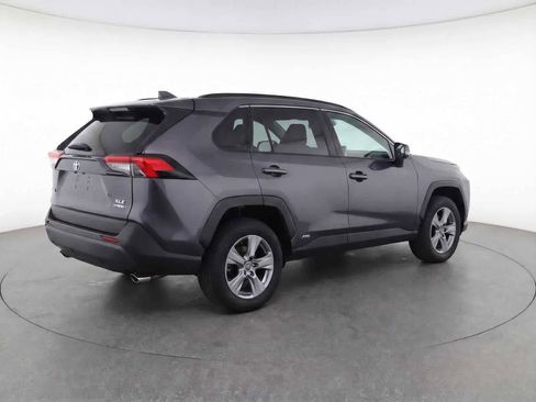 Used 2024 Toyota RAV4 XLE AWD/4WD image 5