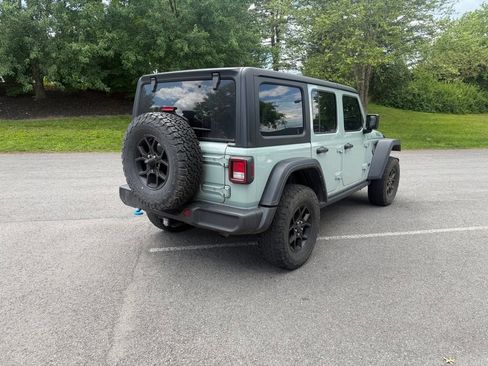 Used 2024 Jeep Wrangler Unlimited AWD/4WD image 3