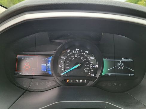Used 2016 Ford Edge SEL w/ Equipment Group 201A AWD/4WD image 16