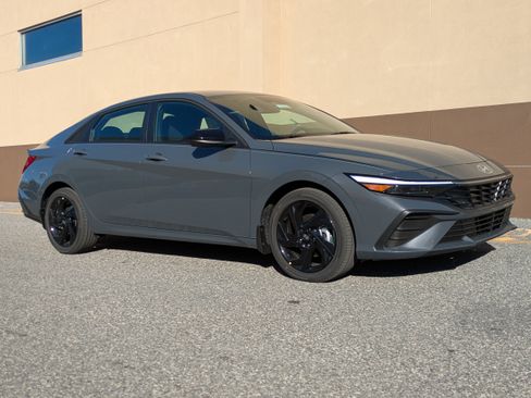 New 2026 Hyundai Elantra Sport image 2