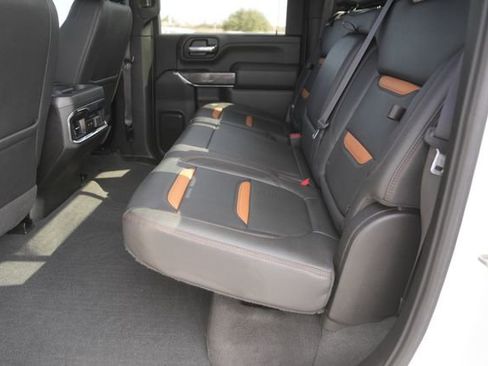 Used 2022 GMC Sierra 3500 AT4 image 12