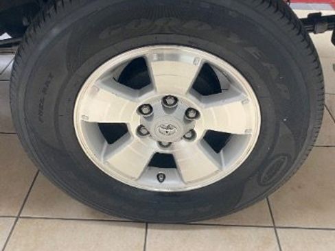 Used 2015 Toyota Tacoma 4x4 Double Cab w/ TRD Sport Package image 24