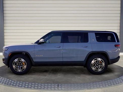 Used 2023 Rivian R1S Adventure AWD/4WD image 4