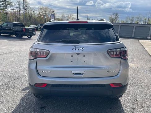 Used 2023 Jeep Compass Latitude w/ Sun and Sound Group AWD/4WD image 6