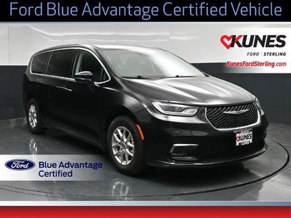 Used 2024 Chrysler Pacifica Touring-L