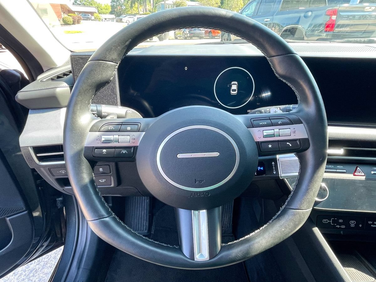 Used 2025 Hyundai Sonata Limited FWD image 11