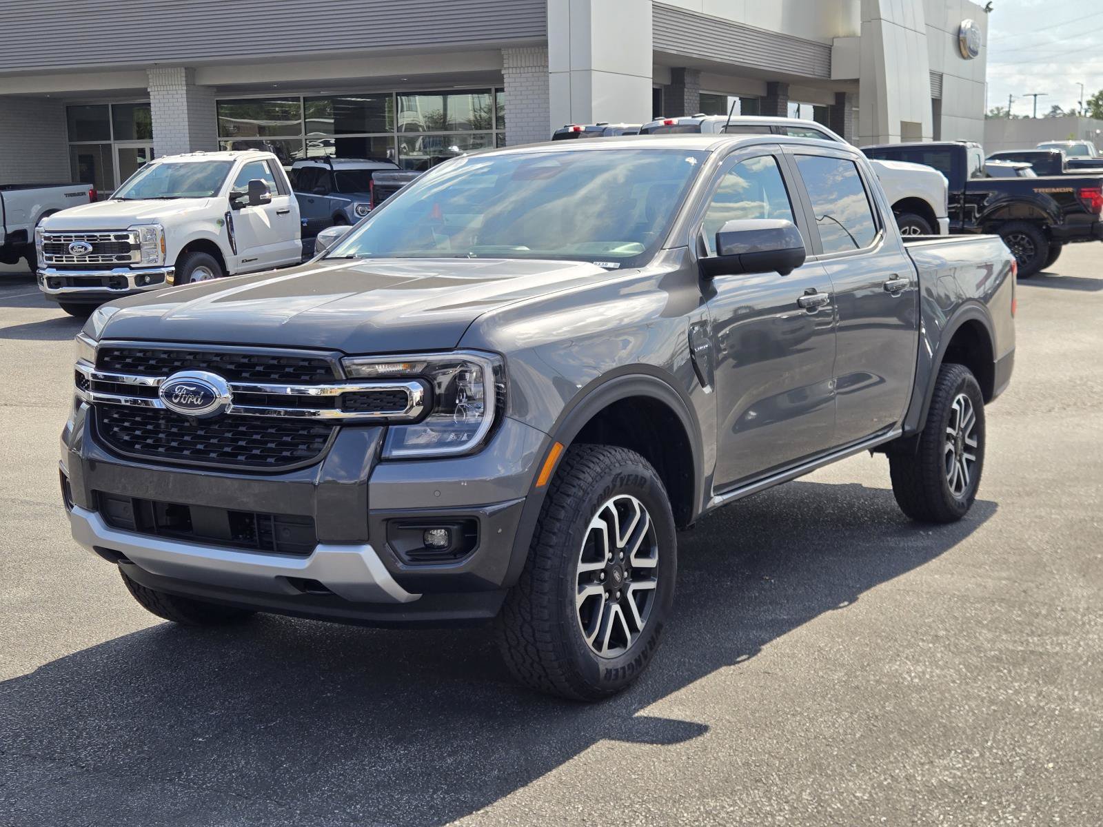 New 2026 Ford Ranger Lariat w/ Convenience Package AWD/4WD image 2
